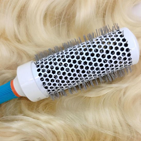blonde friser alvéole turquoise