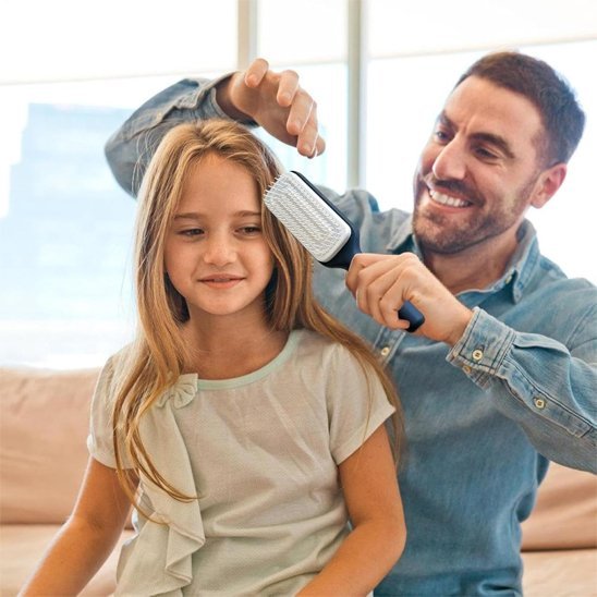 brosse a cheveux demelante papa fillette 