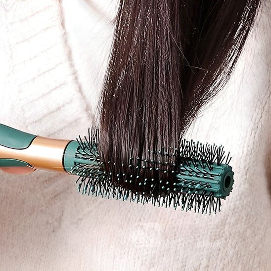 brosse ronde cheveux brun doux