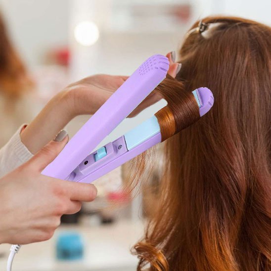 Lisseur pour cheveux violet sur cheveux