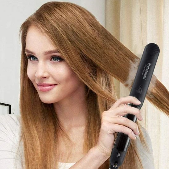 lisseur vapeur fille sourit 