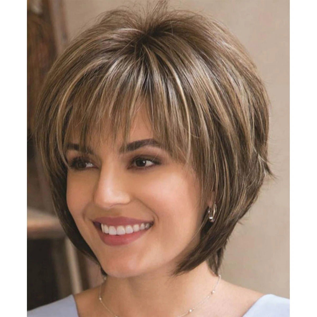Perruque femme | Ultra - légère, naturelle coupe pixie (20cm) - Nouvel'R coiffure